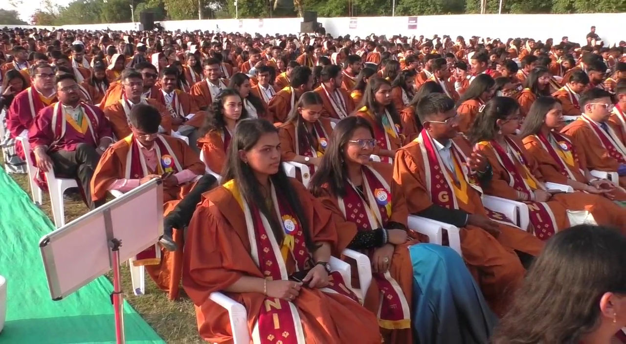 ગણપત વિશ્વ વિઘાલયમાં ૧૭મો પદવીદાન સમારોહ યોજાયો 2 vlcsnap 2024 01 13 15h59m15s710