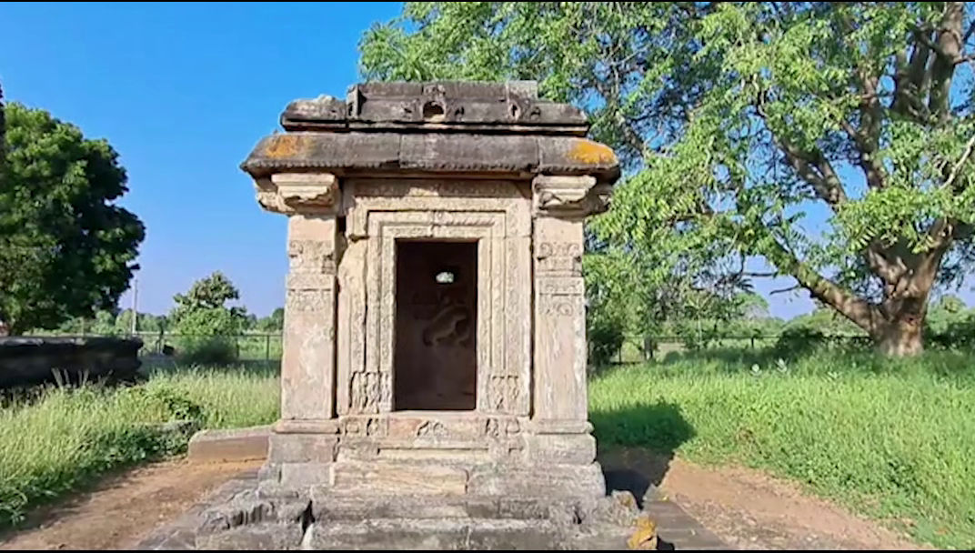 જાણો ગુજરાતમાં ક્યાં આવેલું છે ભારતનું એકમાત્ર પક્ષી મંદિર