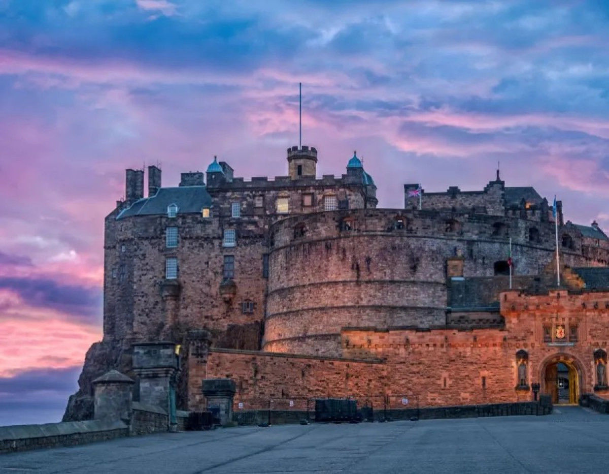 アキラ❗️リリパットレーン105☆Edinburgh Castle Rat Race 100 - Edinburgh Castle to Glamis Castle 27 - Edinburgh