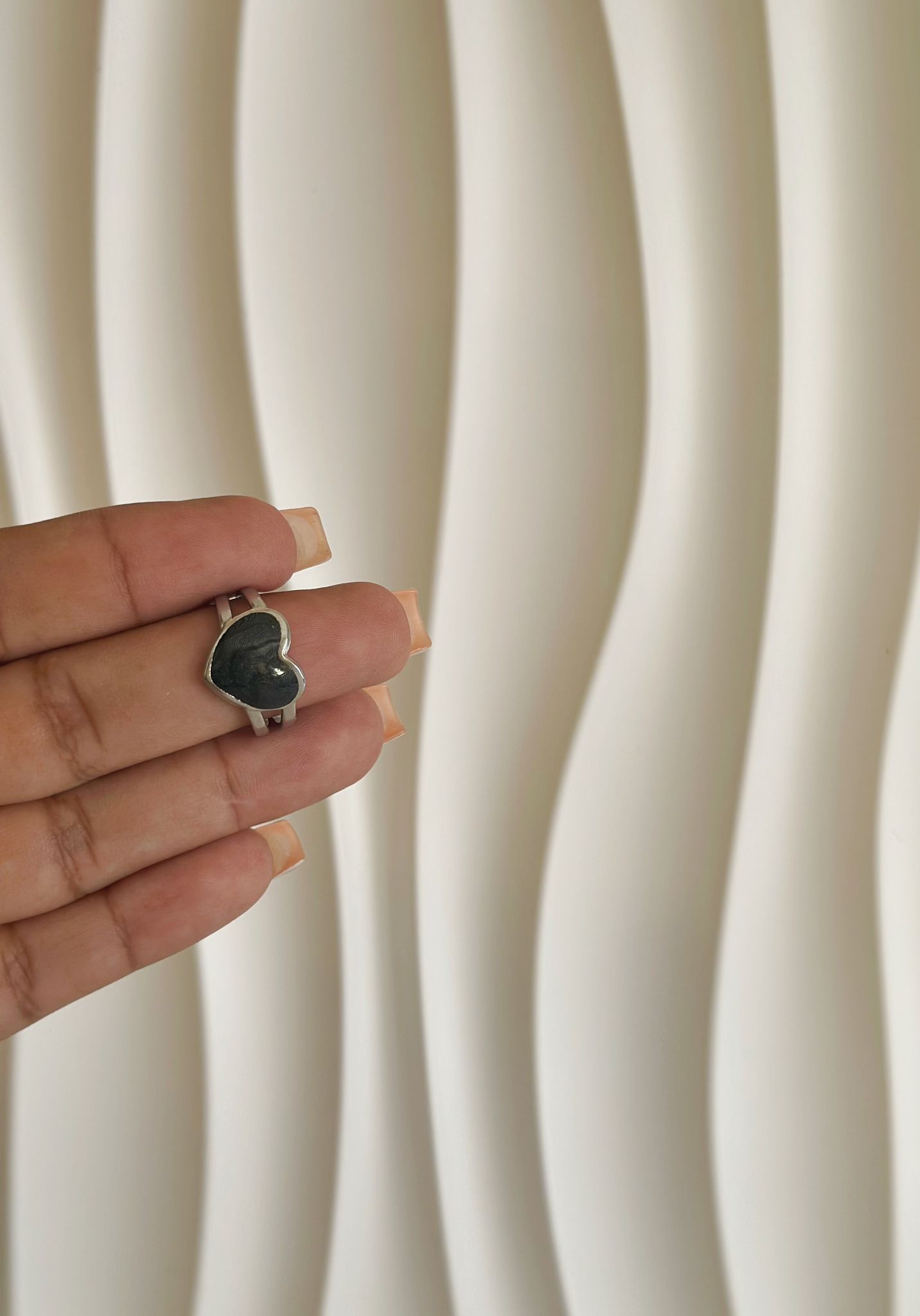 anillo corazon negro