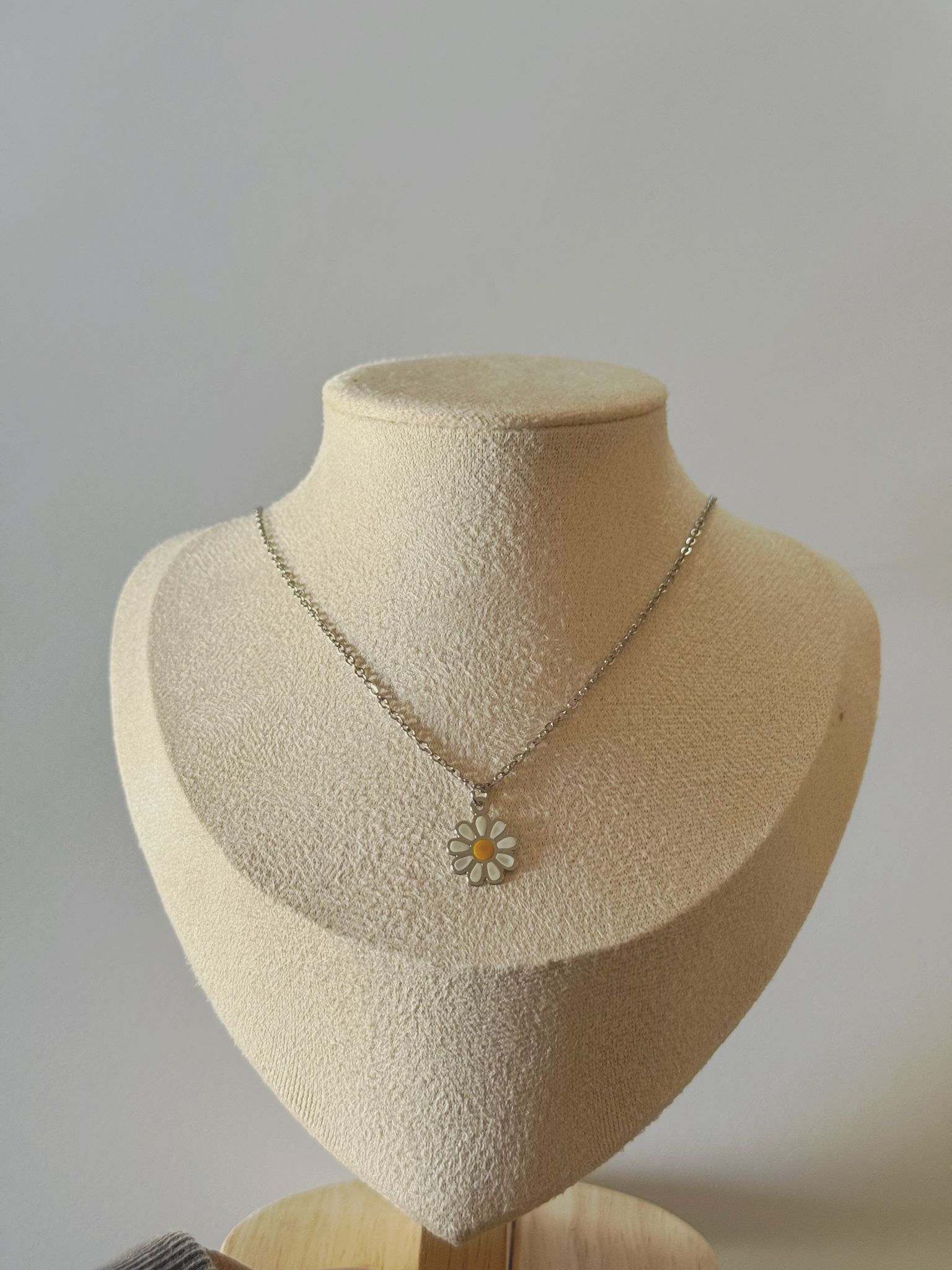 Collar margarita - Vista alternativa
