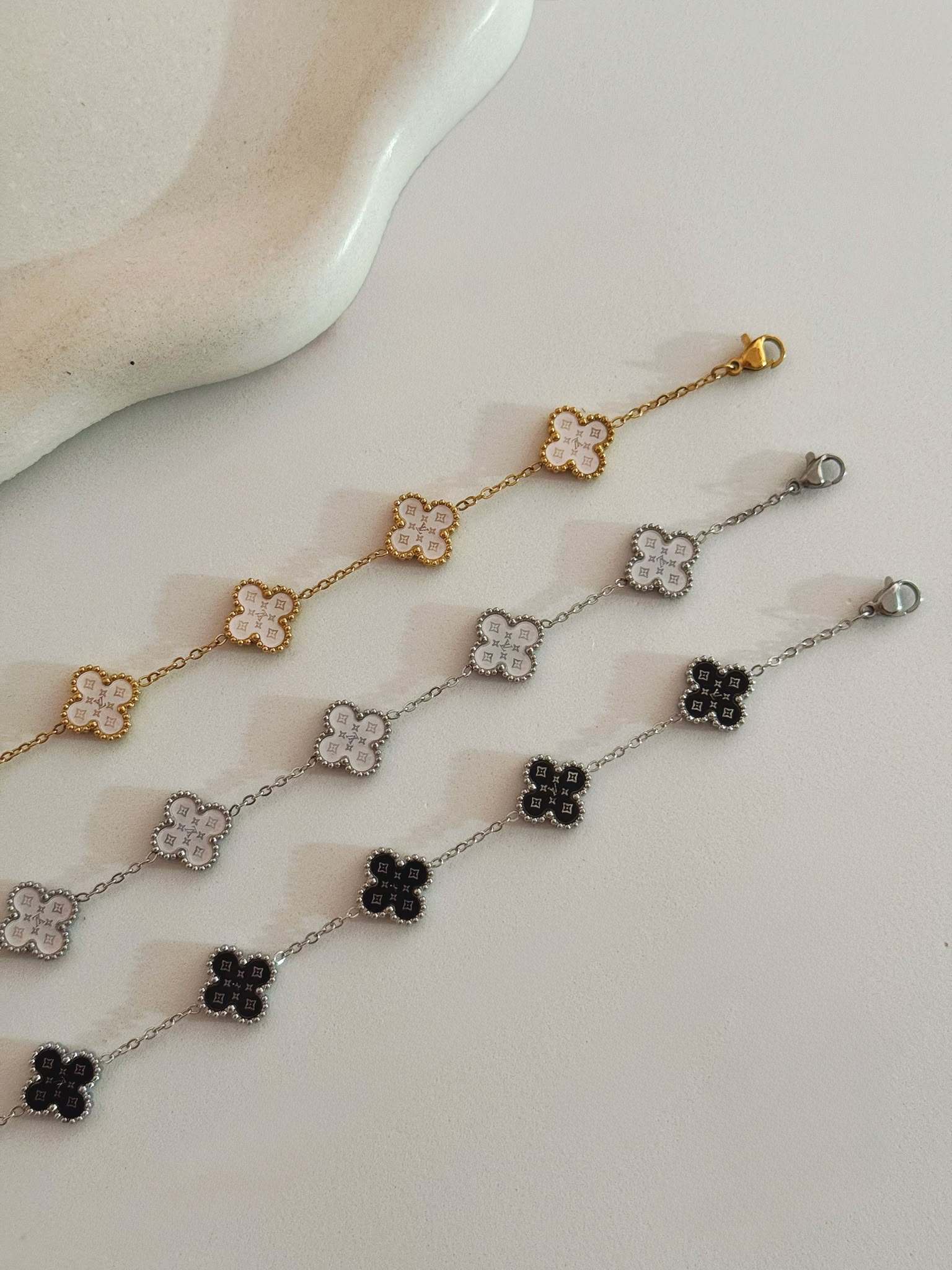Pulseras trebol - Vista alternativa