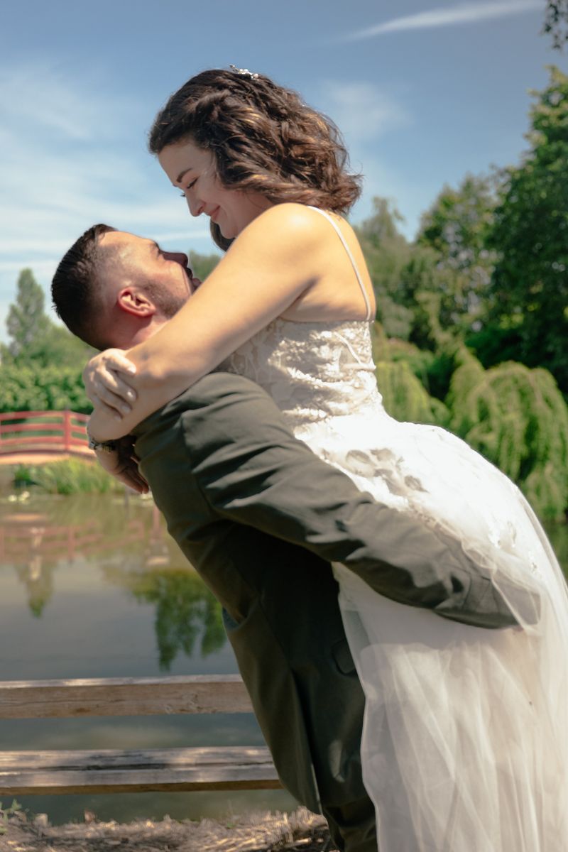Mariages — Portée au bord de l'eau