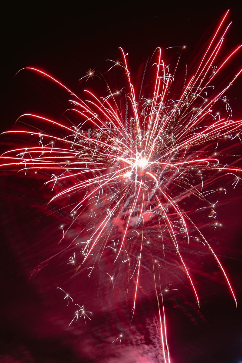 Mariages — Le feu d'artifice, en rouge