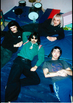 Noviembre-29 / Sala Creedence / Silitia