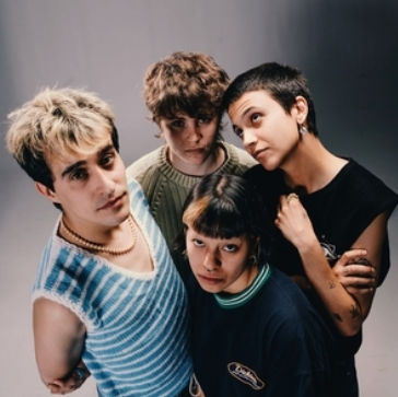 Octubre-18 / Sala Vol / Amor Liquido + Hazme Caso