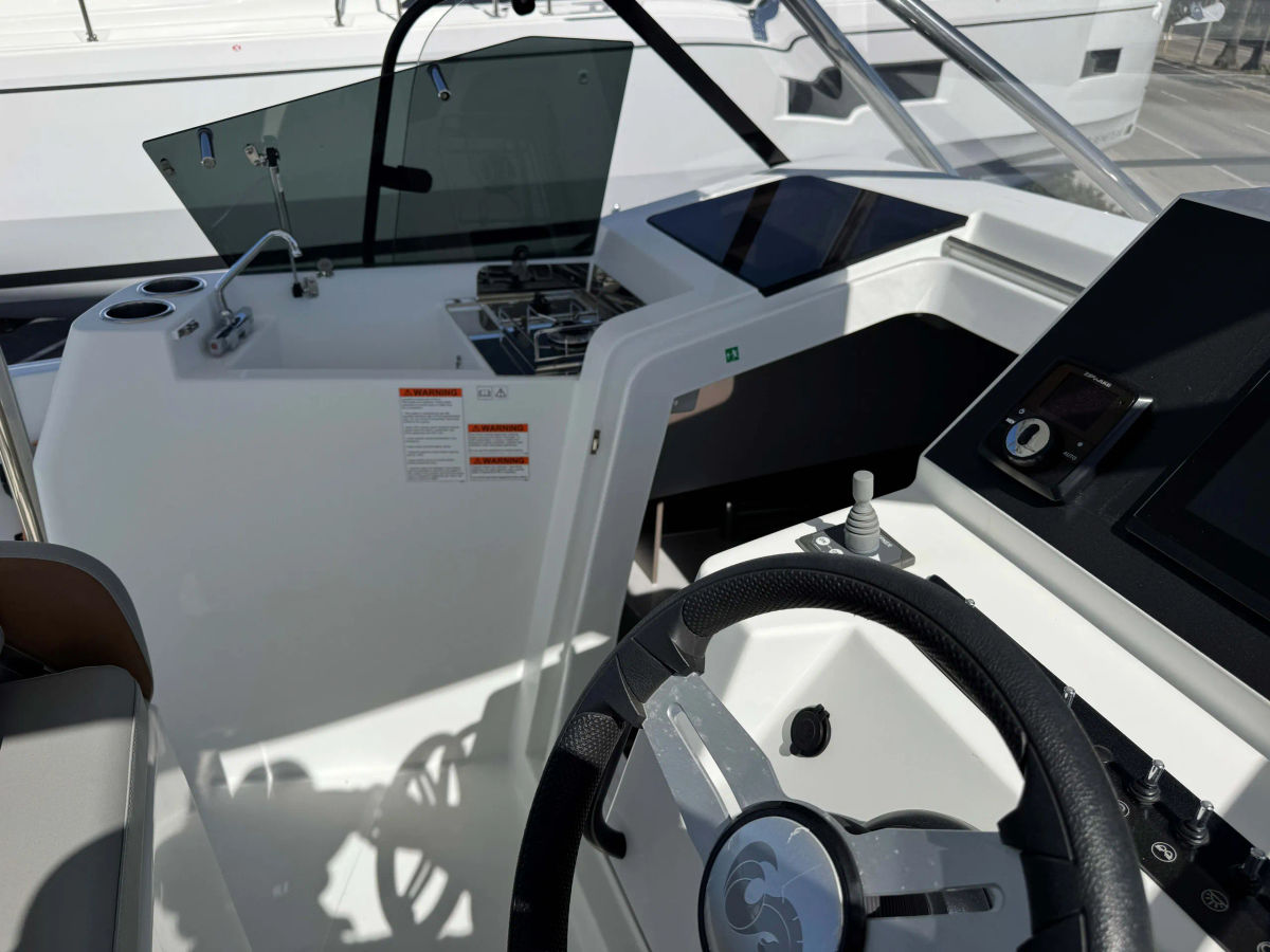 New 2023 Beneteau Powerboat 29ft - The Boat Yard - Marina Del Rey, Marina del Rey CA 19