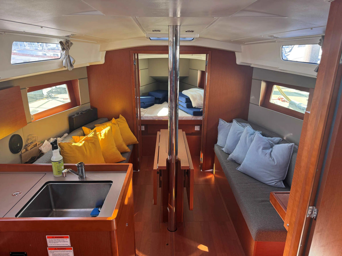 Pre-Owned 2018 Beneteau Monohull 35ft "Viento" - Marina del Rey CA 8