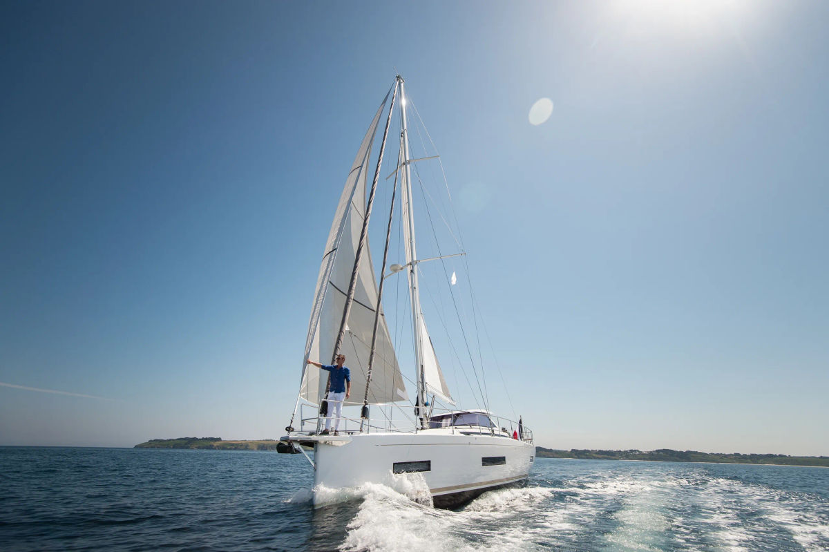 AMEL 50 navigation @ JS Evrard 01