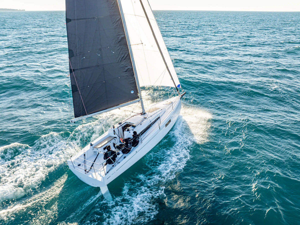 New 2026 Beneteau Monohull 30ft - Marina del Rey CA F30 BRM 06.jpg 1900px
