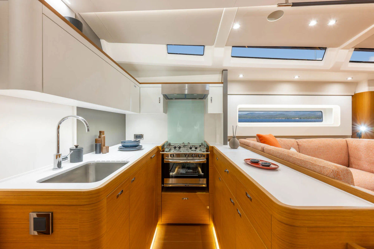 FIRST 60 INTERIOR (4)