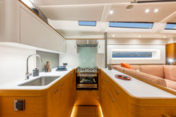 Thumbnail FIRST 60 INTERIOR (4)