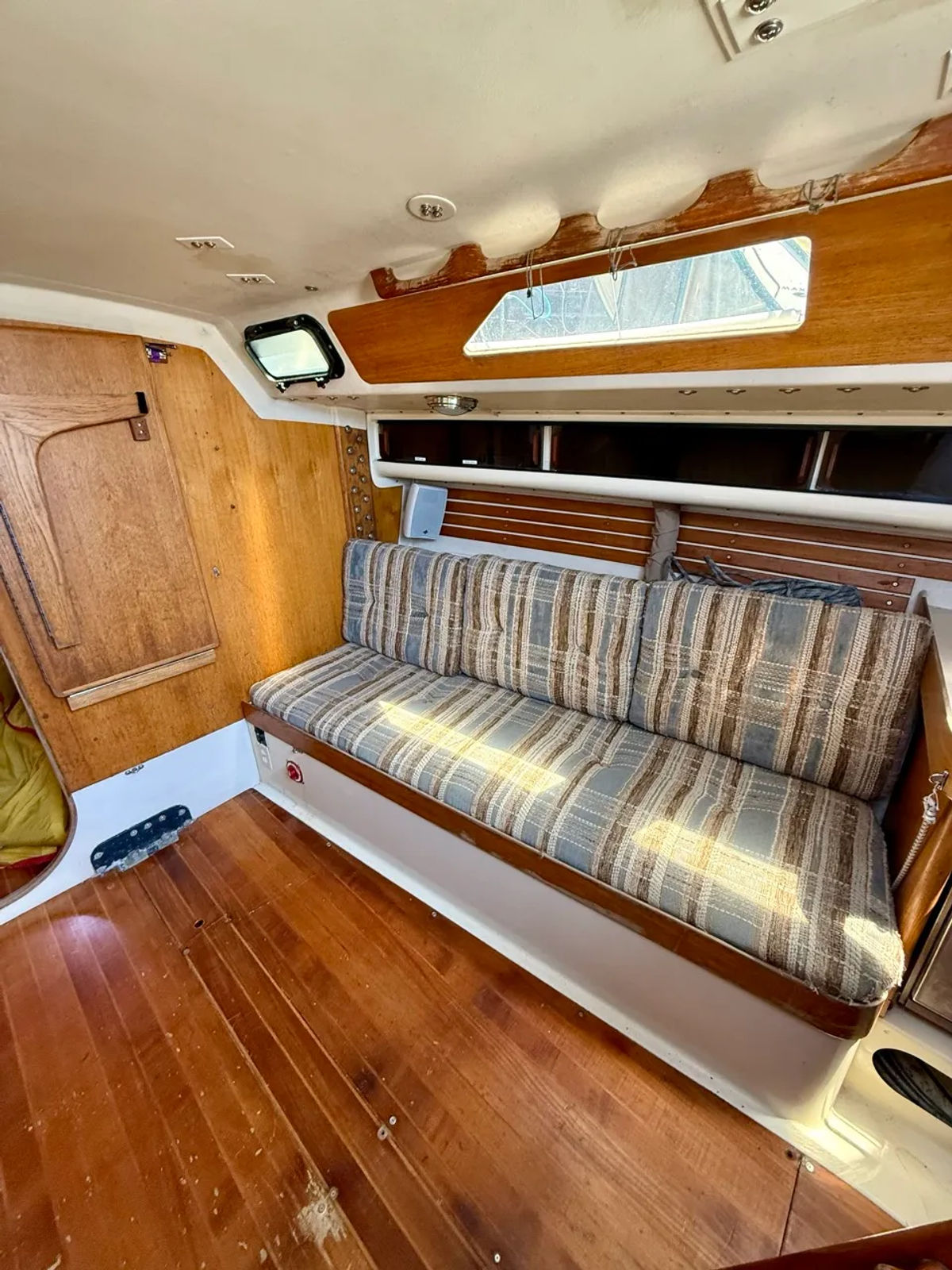 Pre-Owned 1985 Bullet Monohull 37ft - 540 W Cutting Blvd, Richmond CA IMG 8966 Large