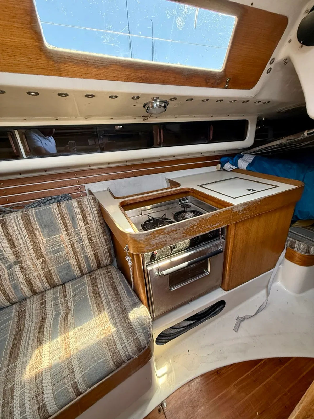 Pre-Owned 1985 Bullet Monohull 37ft - 540 W Cutting Blvd, Richmond CA IMG 8974 Large