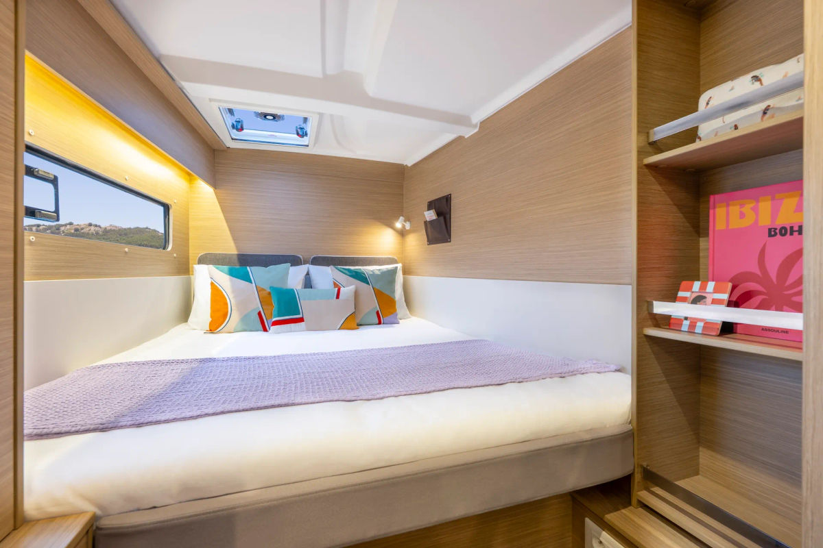 LAGOON 38 INTERIOR (1)