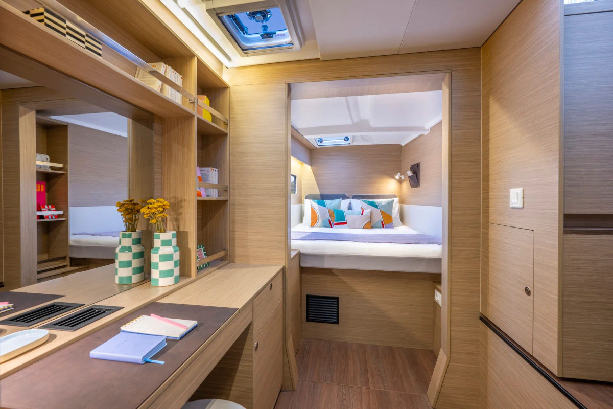 LAGOON 38 INTERIOR (2)