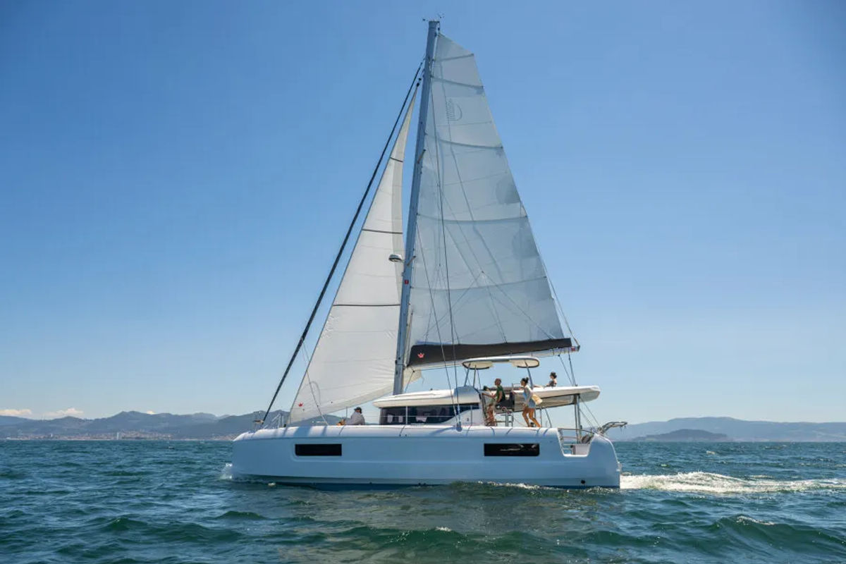 New 2025 Lagoon Multihull 44ft - Marina del Rey CA Lagoon43 472.jpg 900px