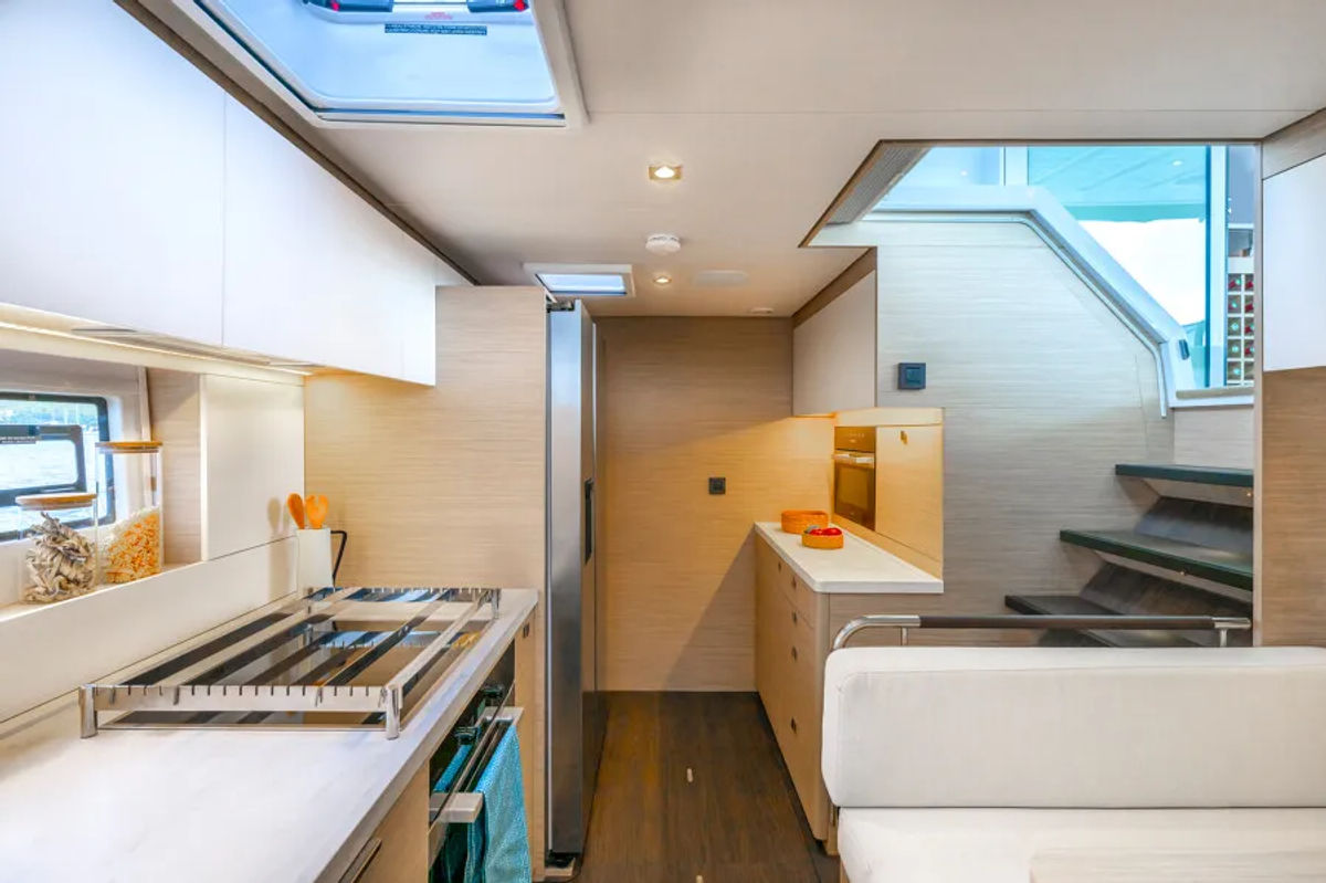 New 2025 Lagoon Multihull 60ft - Marina del Rey CA Lagoon60 767.jpg 900px