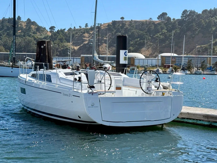 2025 BENETEAU OCEANIS 37.1 #83
