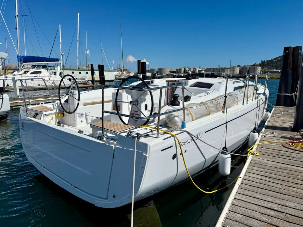 New 2025 Beneteau Monohull 37ft - KKMI Boat Yard, Richmond CA OC37.1 3