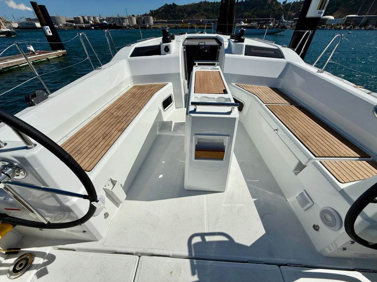 New 2025 Beneteau Monohull 37ft - KKMI Boat Yard, Richmond CA OC37.1 6