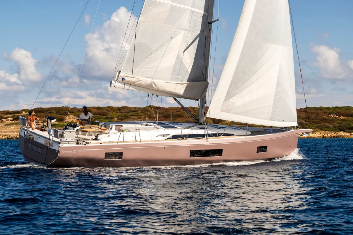 OCEANIS 52 IMAGE EXTERIOR SARDINIA (23)
