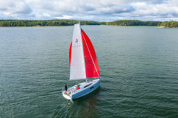 Thumbnail Oceanis 30.1 0621.jpg 1900px