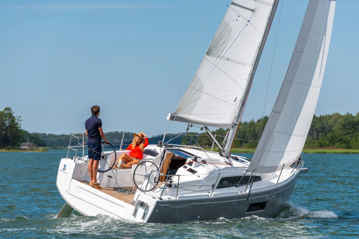 Oceanis 30.1 9472.jpg 1900px