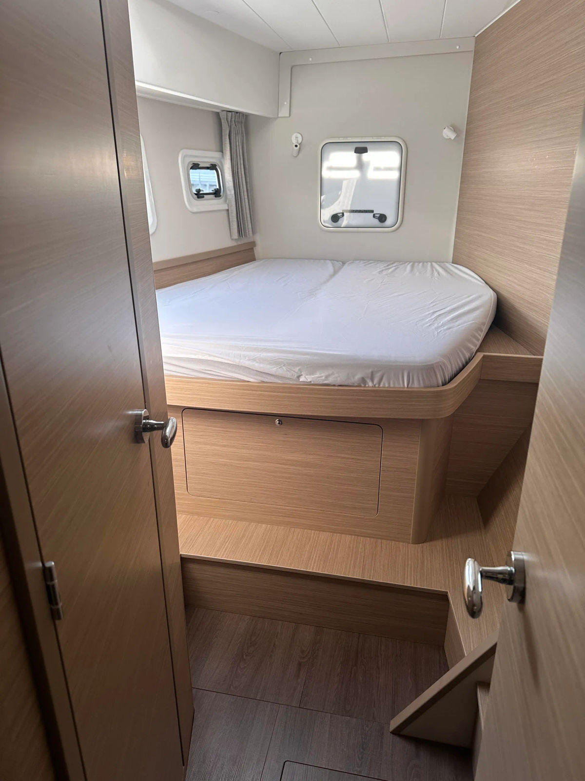 SM Cabin fwd port