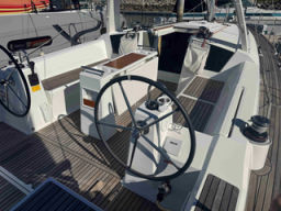 Thumbnail cockpit looking fwd