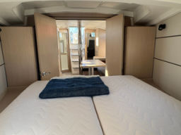 Thumbnail fwd looking aft