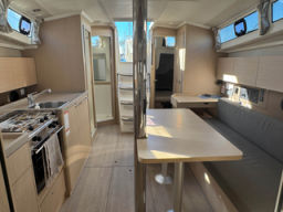 Thumbnail saloon looking aft