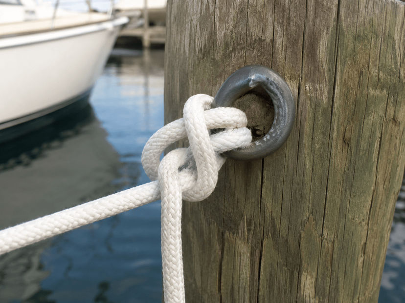 Round turn and two half hitches for dock rings
