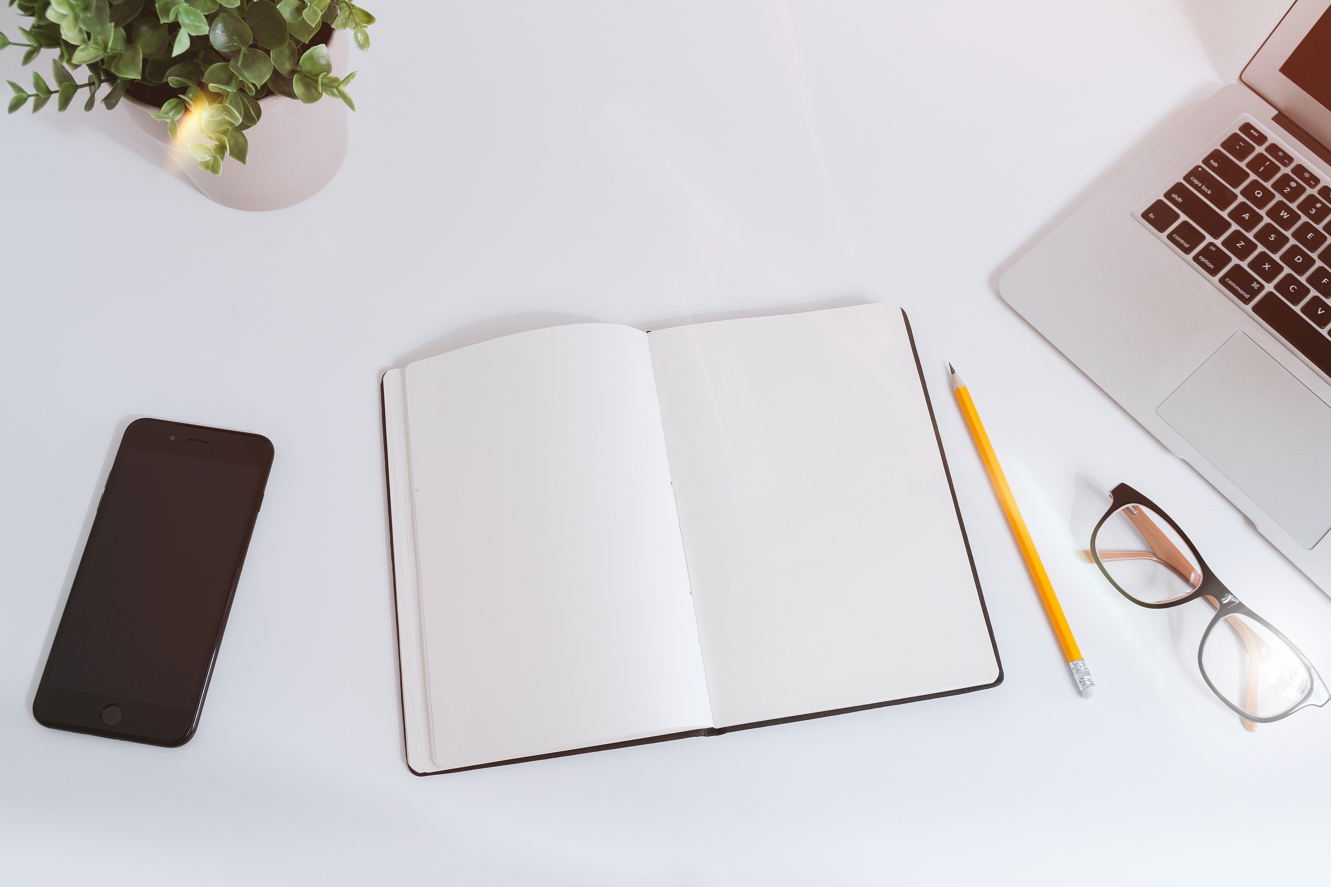 What Goes Into Online Courses What Goes Into Online Courses