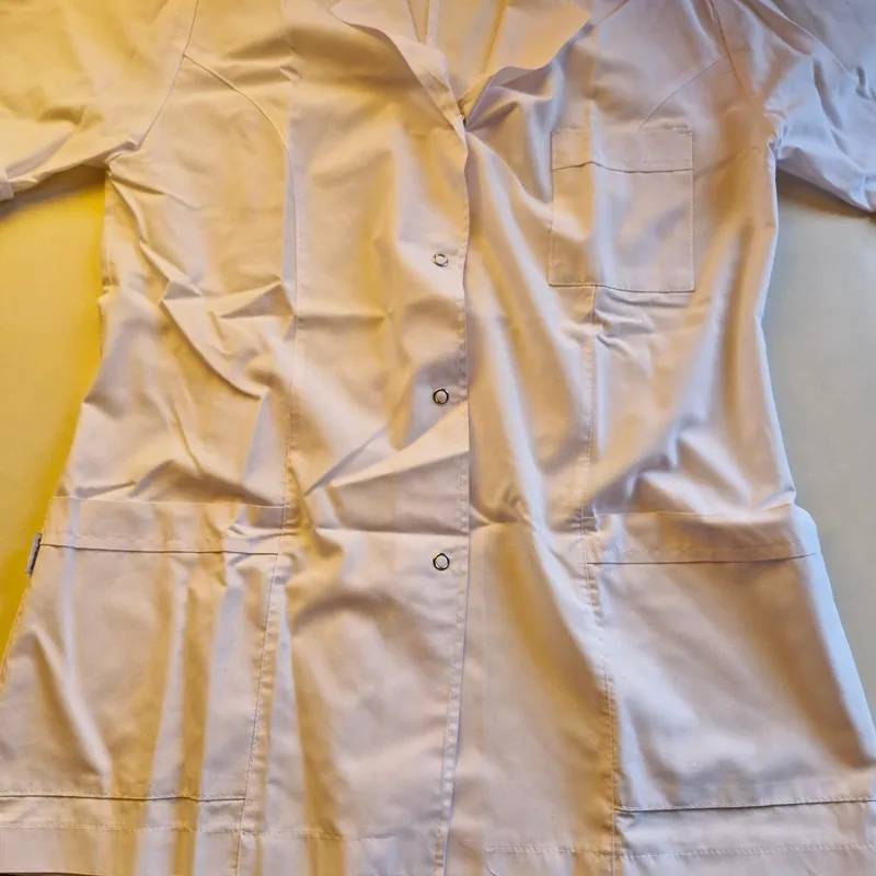 4 Chaquetas Blancas 2