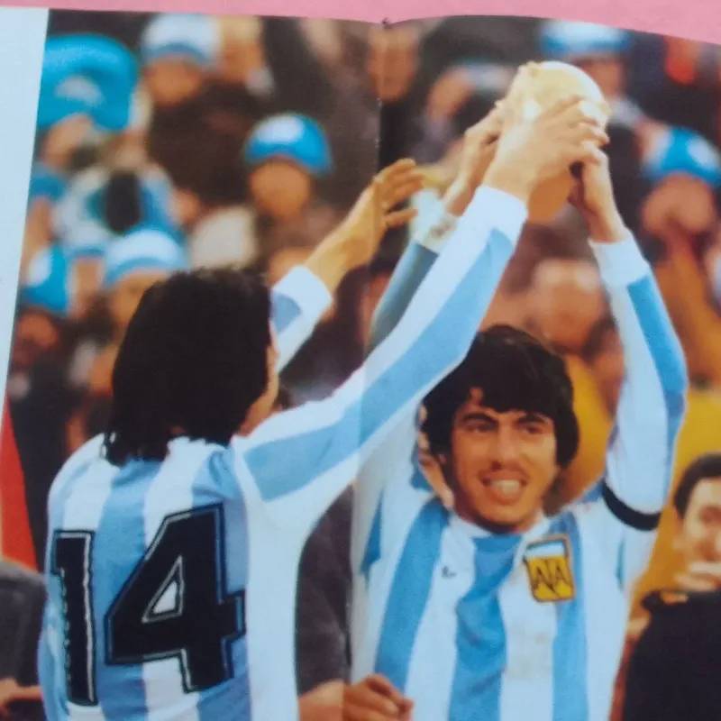 Libro de Oro del Mundial 78 y Monedas Conmemortivas 4