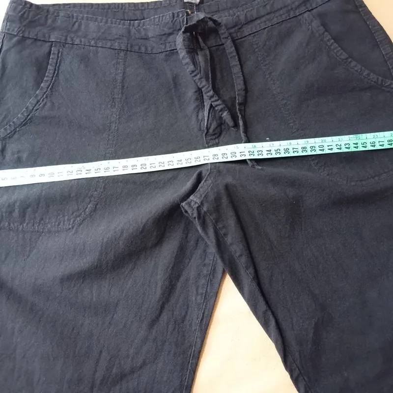 Pantalon Capri Negro, Rigido con Cordon. Impecable 3