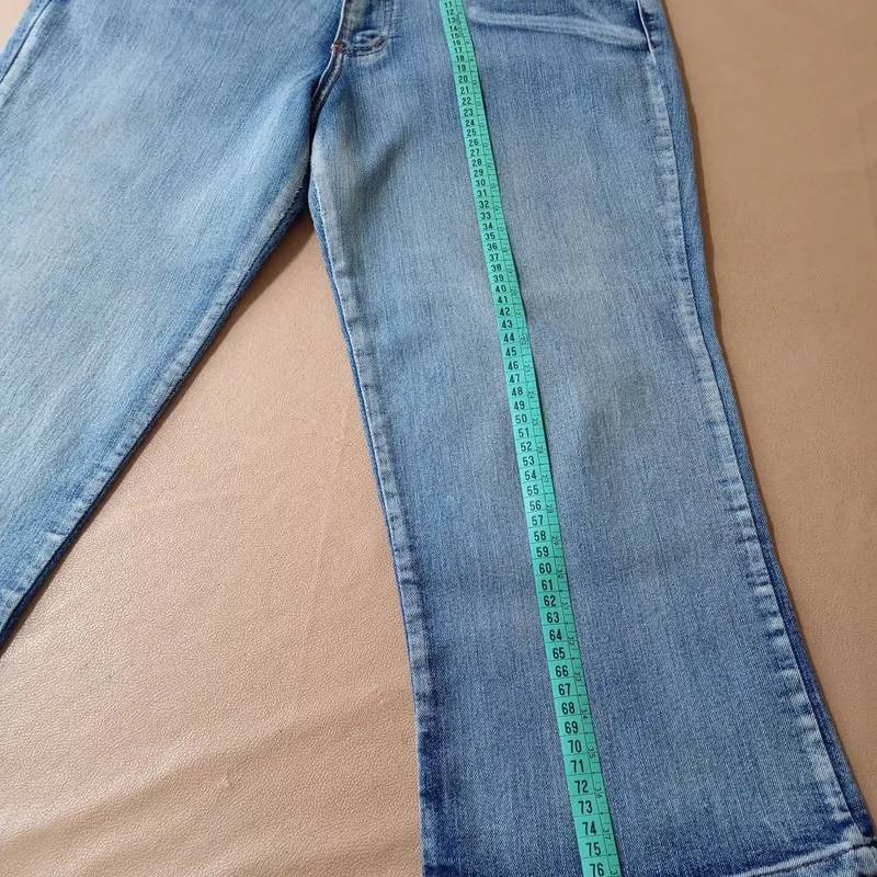 Pantalon de Jean Capri, Tiro Medio. Impecable