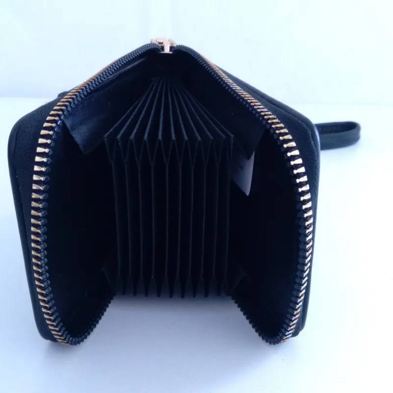 Porta Documento Cuero Sintético Color Negro