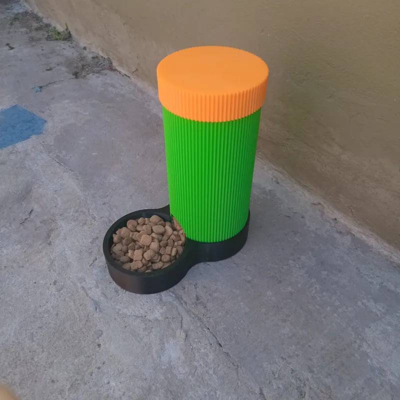 Comedero para Mascotas Recargable