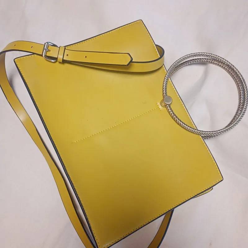 Cartera Zara
