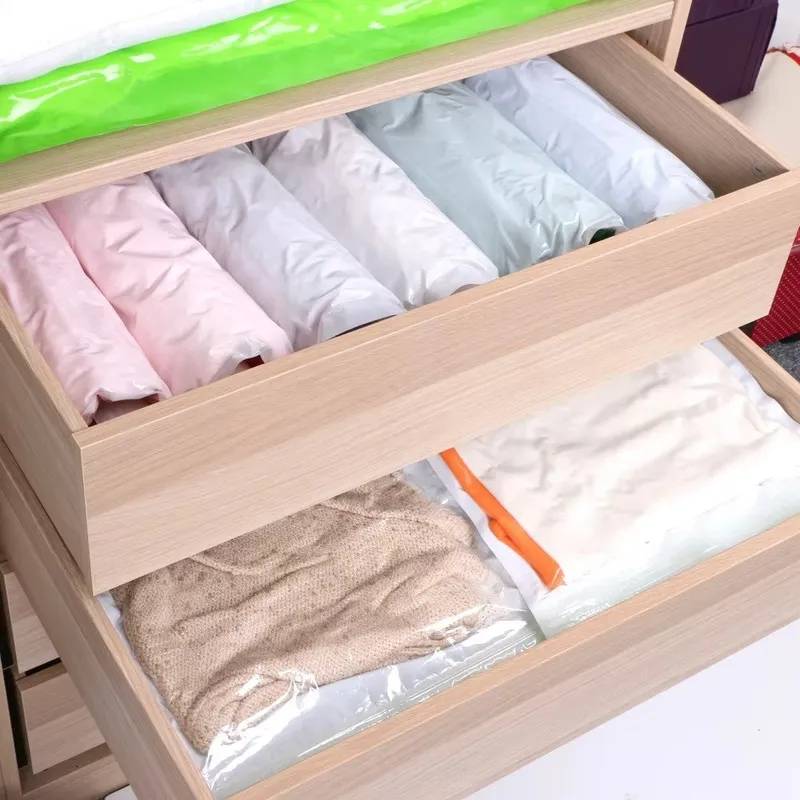 Bolsas al Vacío Enrollables para Ropa 3