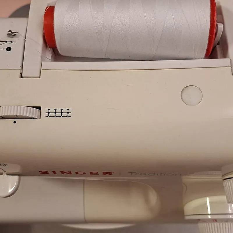 Máquina de Coser Singer Recta 4