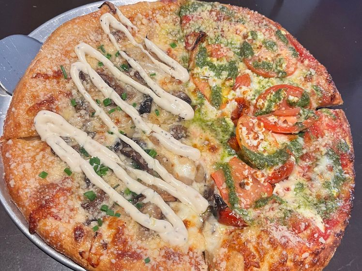 SM Split Specialty Pizza