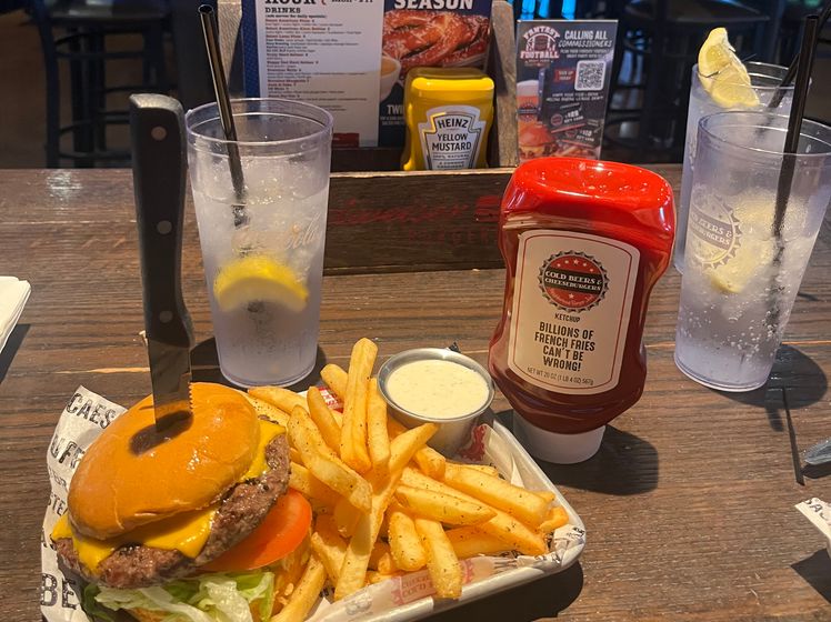 Lunch All American Burger