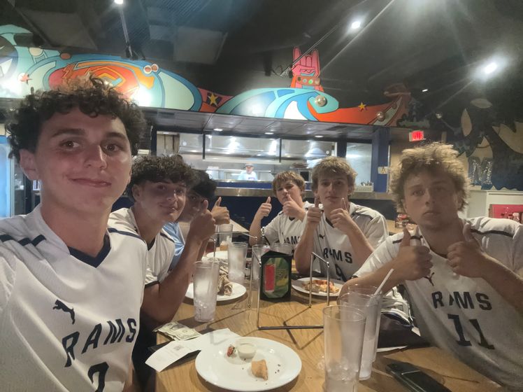 Medium Great White Pizza