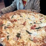 Medium Great White Pizza