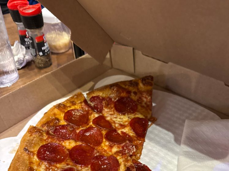 Medium Pepperoni Pizza
