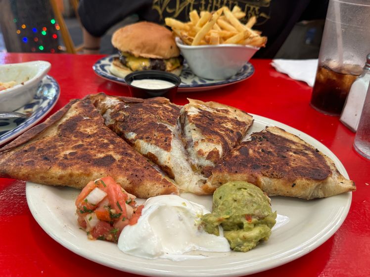 FAJ CKN QUESADILLA