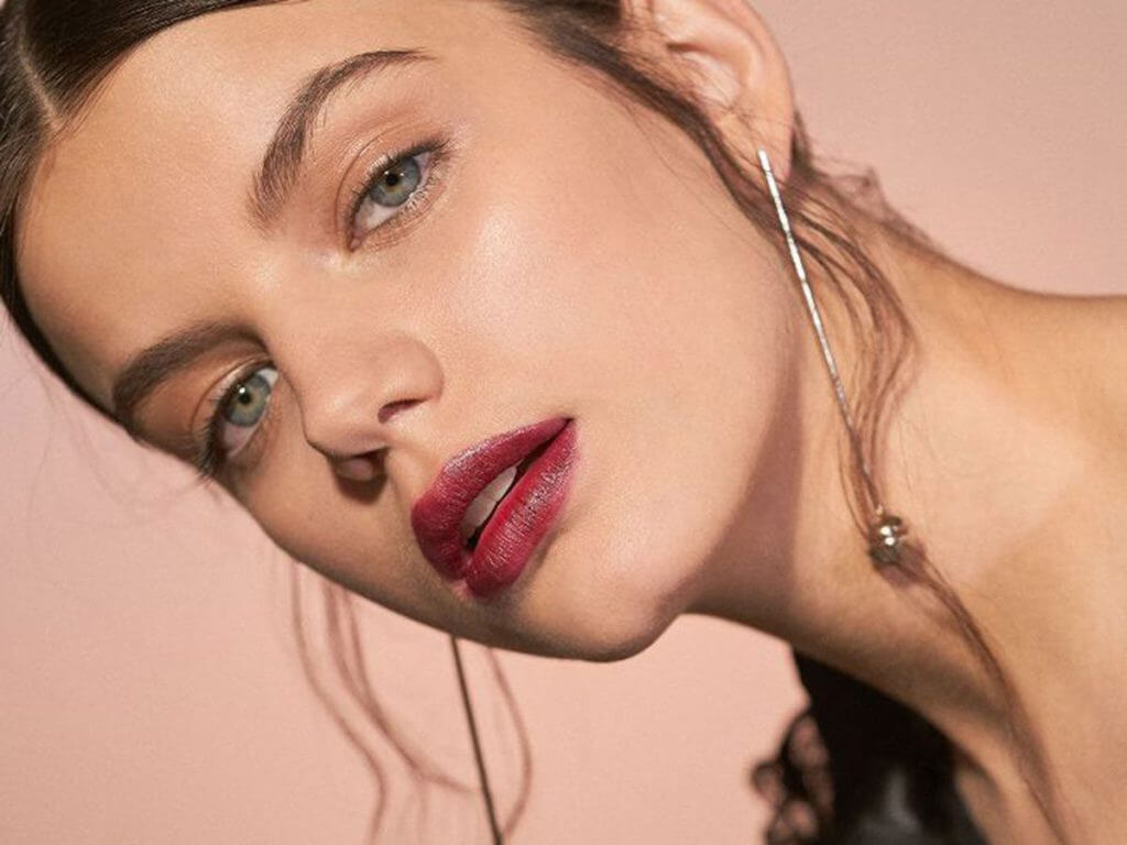 TheUrbanManiac makeup minimal look 1024x768 1 1682D4Nbc2VN
